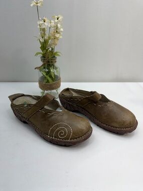 El Naturalista clogs